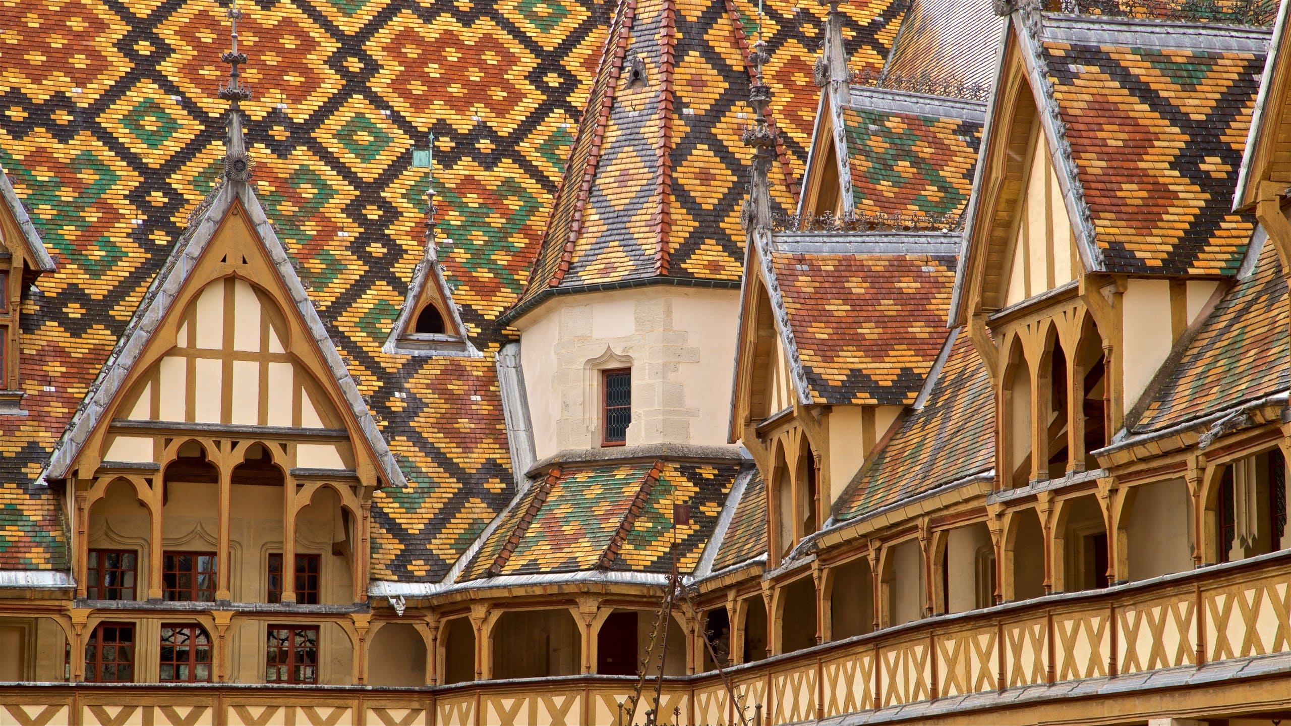 beaune_hotel-dieu-min.jpg